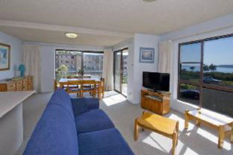 2 Bedroom Apartment Commodore Unit 3 6 Intrepid Close - Accommodation Newcastle 1