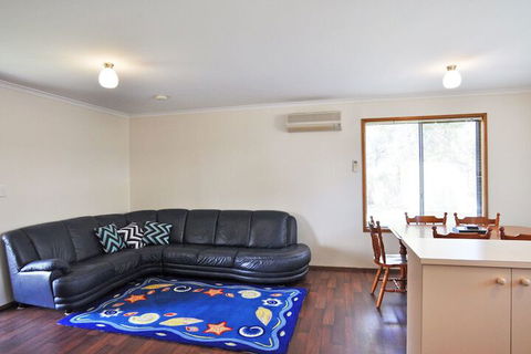 Alwyns By THE SEA PET Friendly - Accommodation Newcastle 2