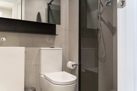 Modern 1 Bedroom Apartment South Yarra - Accommodation Newcastle 3