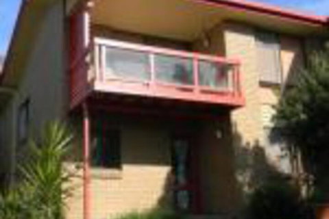 The Beach House - Accommodation Newcastle 0
