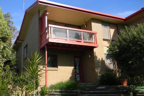 The Beach House - Accommodation Newcastle 5