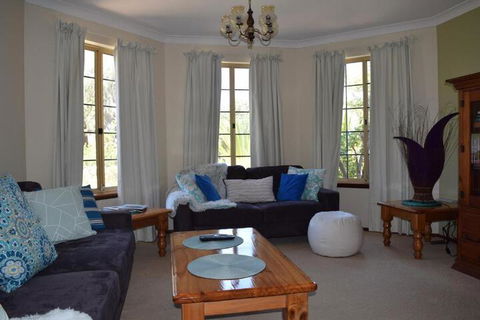 Watersun Beach House - Accommodation Newcastle 3