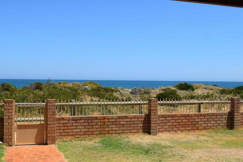 Watersun Beach House - Accommodation Newcastle 7
