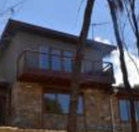 Of Stone  Wood Guesthouse Secluded getaway - Accommodation Newcastle