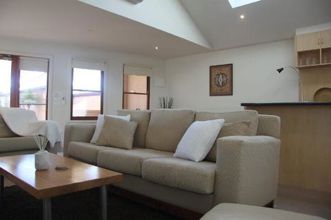 SACKVILLE APARTMENT 1 - Accommodation Newcastle 4