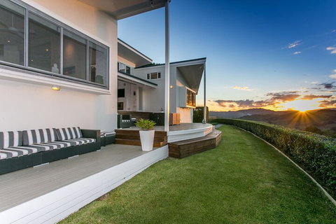 A PERFECT STAY - Byron's Brae - Accommodation Newcastle 1