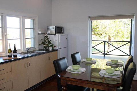 Upper Reach Spa Cottage - Accommodation Newcastle 5