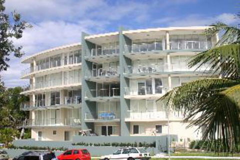 4 Bedroom Apartment Oasis Unit 11 - Accommodation Newcastle 2