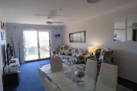 2 Bedroom Apartment Parkview Unit 16 - Accommodation Newcastle 0