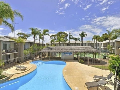 Resort Serviced Apartments - Mandurah - Accommodation Newcastle 2