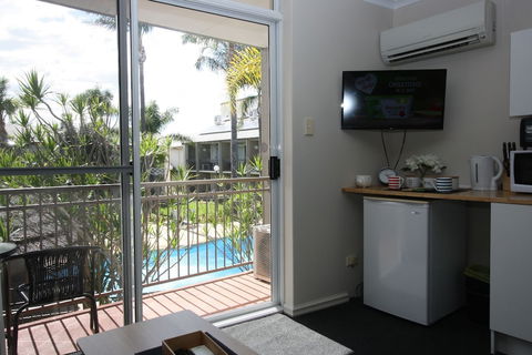 Resort Serviced Apartments - Mandurah - Accommodation Newcastle 4
