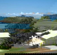 Hideaway Retreat Beach House with Pool - Accommodation Newcastle