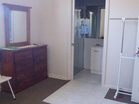 Evergreen - Accommodation Newcastle 6