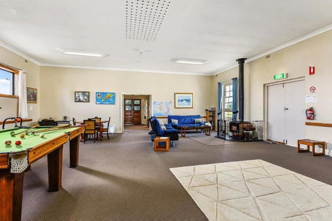 Evergreen - Accommodation Newcastle 2