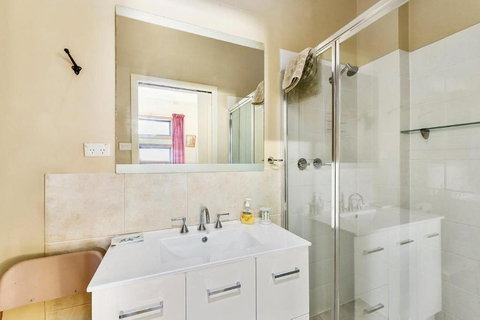 Evergreen - Accommodation Newcastle 5