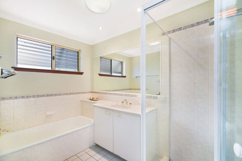 Vaai Moana - 5/10 Oriole Avenue - Accommodation Newcastle 4