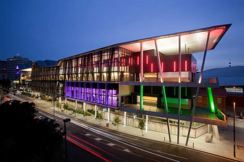 SKY Heart Of BNE City 2bed APT Pool& Gym Qbn222-18 - Accommodation Newcastle 1