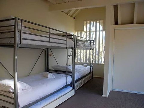 White Mountain Lodge - Accommodation Newcastle 3