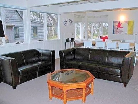 White Mountain Lodge - Accommodation Newcastle 2