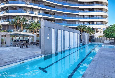 The Oracle Broadbeach 906 - Accommodation Newcastle 2