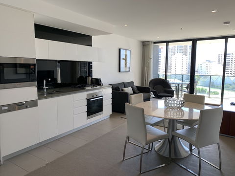 The Oracle Broadbeach 906 - Accommodation Newcastle 6