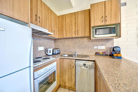 Snow Ski Apartments 31 - Accommodation Newcastle 4
