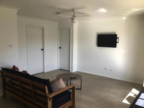 Ocean View Villas - Accommodation Newcastle 3