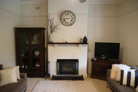 Merellaan - Accommodation Newcastle 6