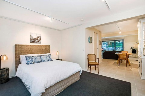 The Waterfront Apartment - Accommodation Newcastle 1