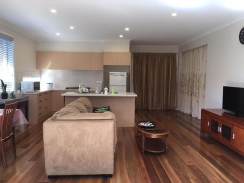 Unit2B - Accommodation Newcastle 6