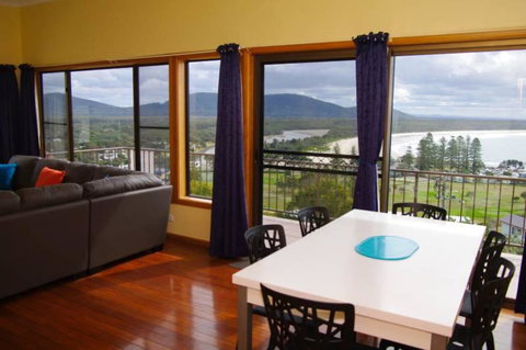 Endeavour 10 Dulconghi Street - Accommodation Newcastle 5