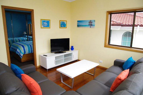 Endeavour 10 Dulconghi Street - Accommodation Newcastle 3