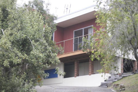 Yurung 26 Dulconghi Street - Accommodation Newcastle 3