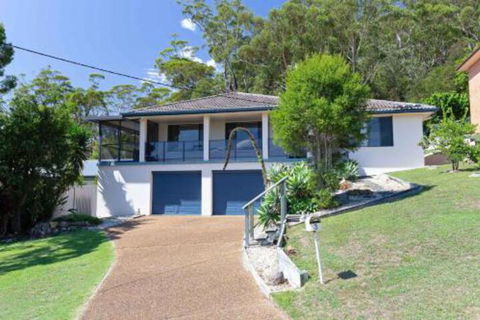 Kallaroo Street 3 Corlette - Accommodation Newcastle 5