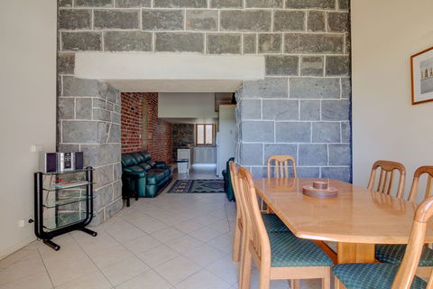 Docks At The Mill - Accommodation Newcastle 4