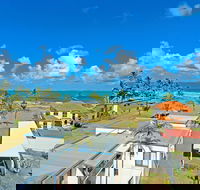 Driftwood On The Beach - Accommodation Newcastle