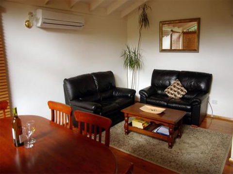 Accommodation Sydney North Forestville 4 Bedroom 2 Bathroom House - Accommodation Newcastle 2