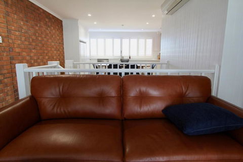 Southern Sands Beachfront Apartments - Accommodation Newcastle 4