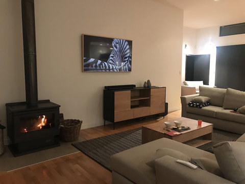 The Bolt Hole - Accommodation Newcastle 0