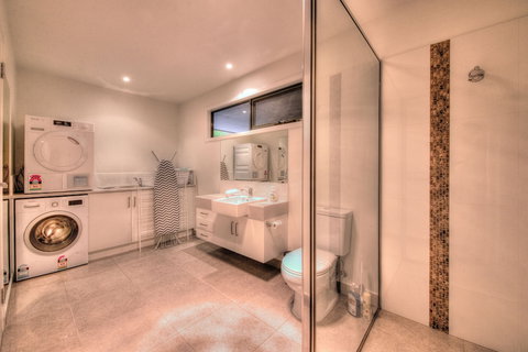 The Bolt Hole - Accommodation Newcastle 4