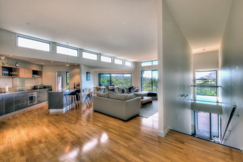 The Bolt Hole - Accommodation Newcastle 3