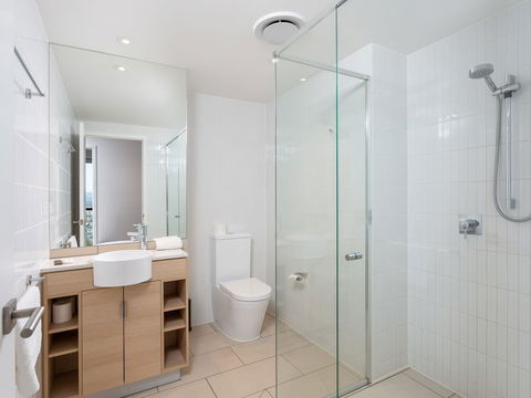 High End Stylish Apartment By Hostrelax - Accommodation Newcastle 5