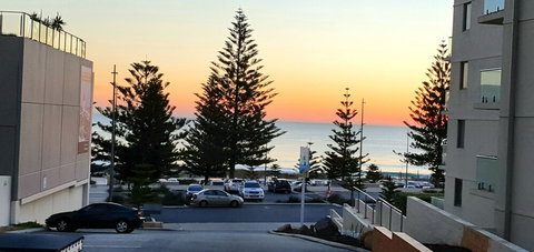 West Beach Lagoon 210 - Amazing Views - Accommodation Newcastle 2