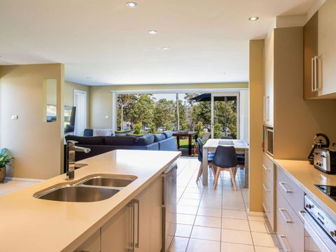 HARBOUR LIGHTS Ulladulla - Accommodation Newcastle 6