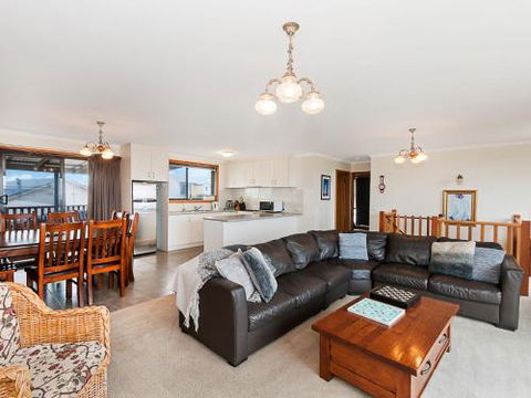 AMBIENCE By THE SEA - Accommodation Newcastle 2