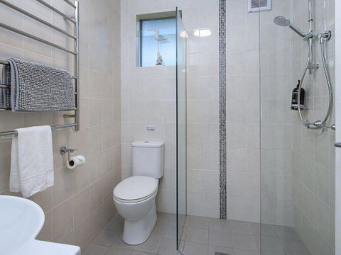 Kendalls Beach HideAway 3 Nights For Price Of 2 During Winter Months - Accommodation Newcastle 2