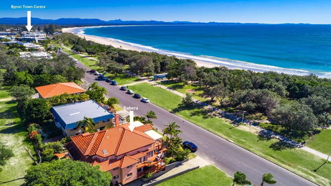 Your Luxury Escape Sabera - Accommodation Newcastle 0