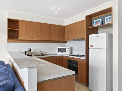 APARTMENT 29 PACIFIC APARTMENTS Grand Escape With Ocean Views - Accommodation Newcastle 6