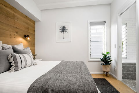 A PERFECT STAY Luxe & Bloom - Accommodation Newcastle 0
