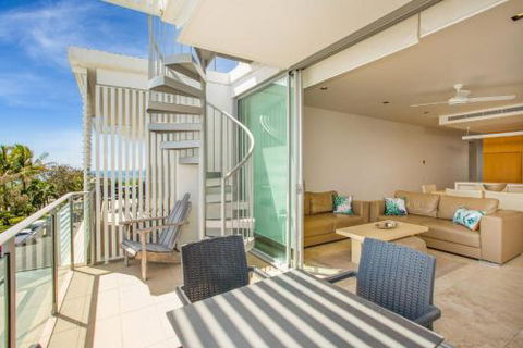 Unit 203 Plantation Rainbow Beach Plantation Resort Top Floor Aircon Free Wi Fi - Accommodation Newcastle 0